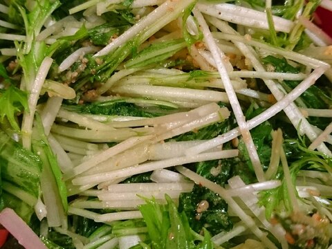 自家製ドレッシングで和える♪水菜サラダ